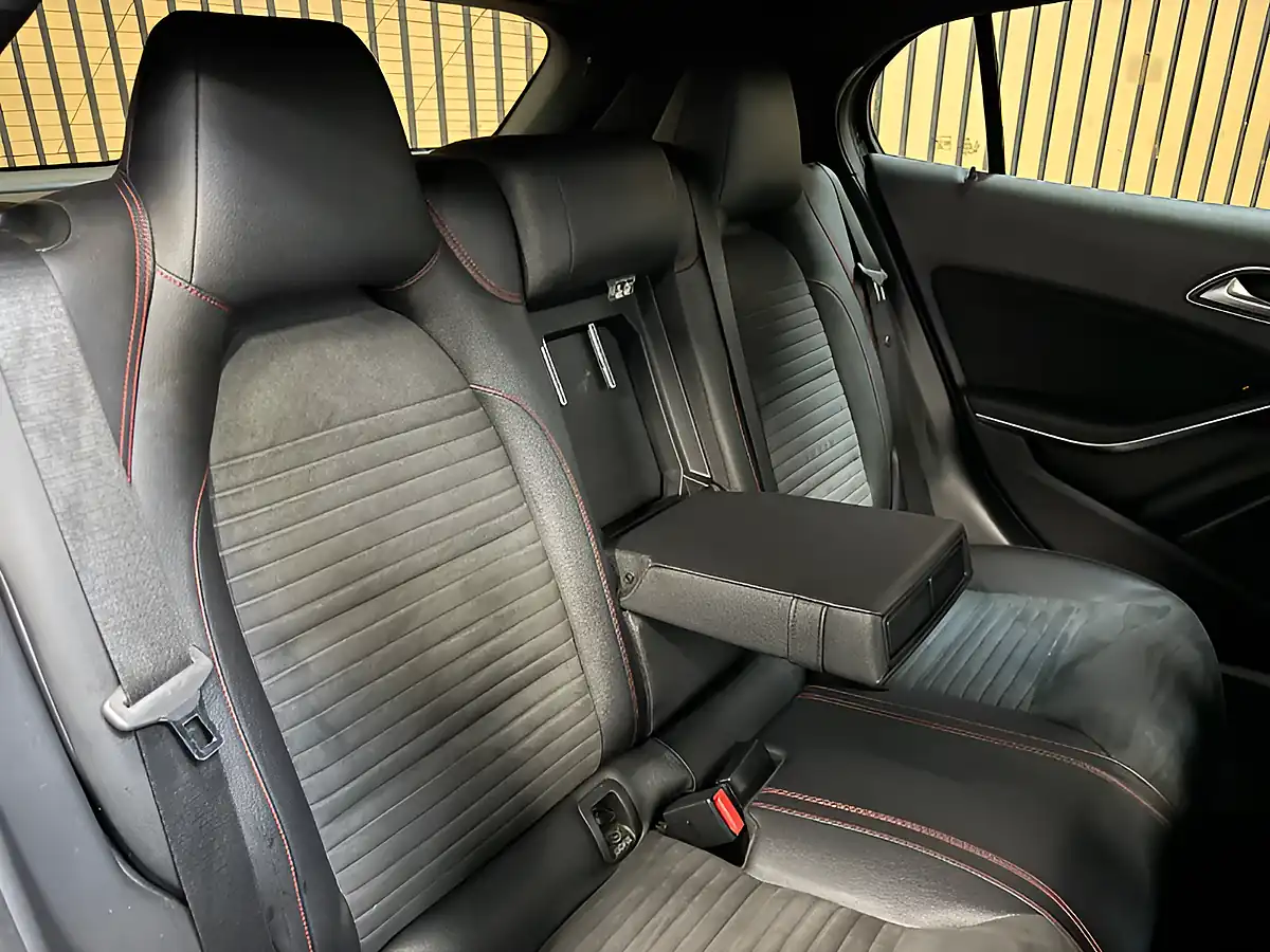 Used 2015 Mercedes-Benz Gla AMG Line (premium) Cosmos Black Metallic - Interior and Exterior details 19