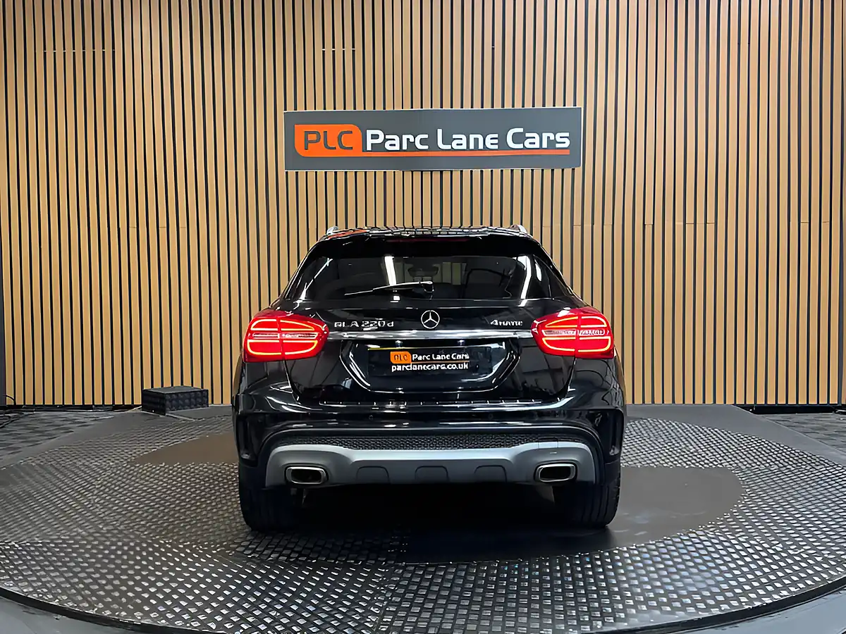 Used 2015 Mercedes-Benz Gla AMG Line (premium) Cosmos Black Metallic - Interior and Exterior details 4