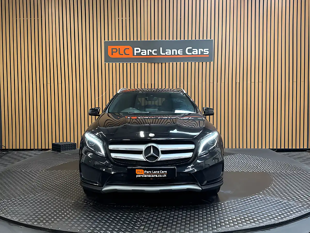 Used 2015 Mercedes-Benz Gla AMG Line (premium) Cosmos Black Metallic - Interior and Exterior details 8