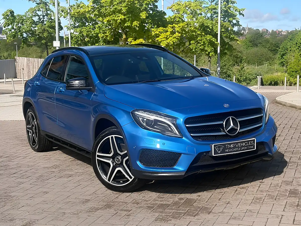 Used 2015 Mercedes-Benz Gla AMG Line (premium Plus) Blue - Front View