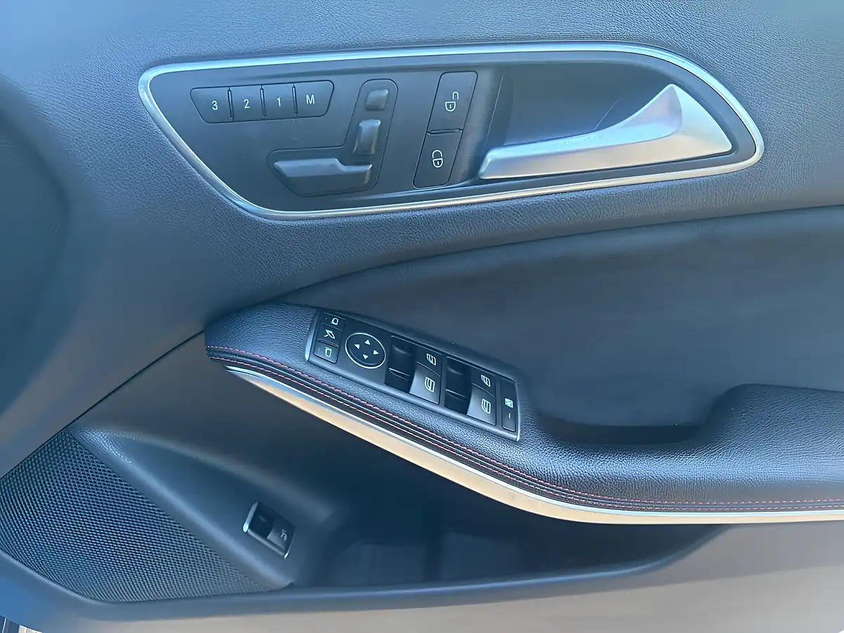 Used 2015 Mercedes-Benz Gla AMG Line (premium Plus) Blue - Interior and Exterior details 11