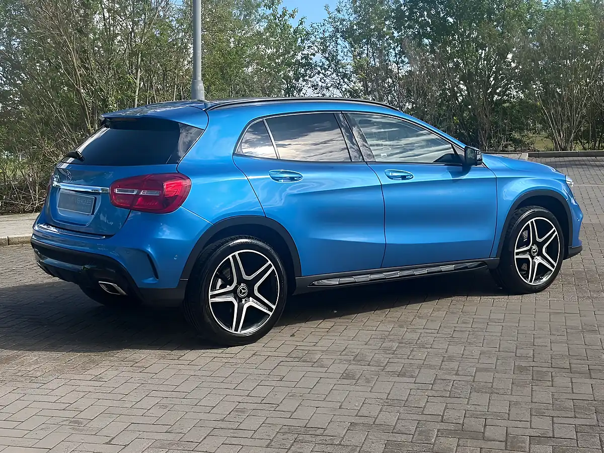Used 2015 Mercedes-Benz Gla AMG Line (premium Plus) Blue - Interior and Exterior details 2