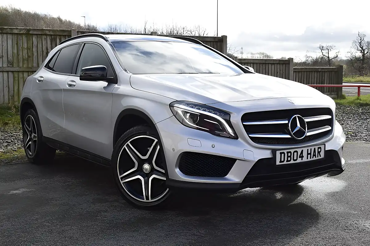 Used 2015 Mercedes-Benz Gla AMG Line Premium Plus Silver - Front View
