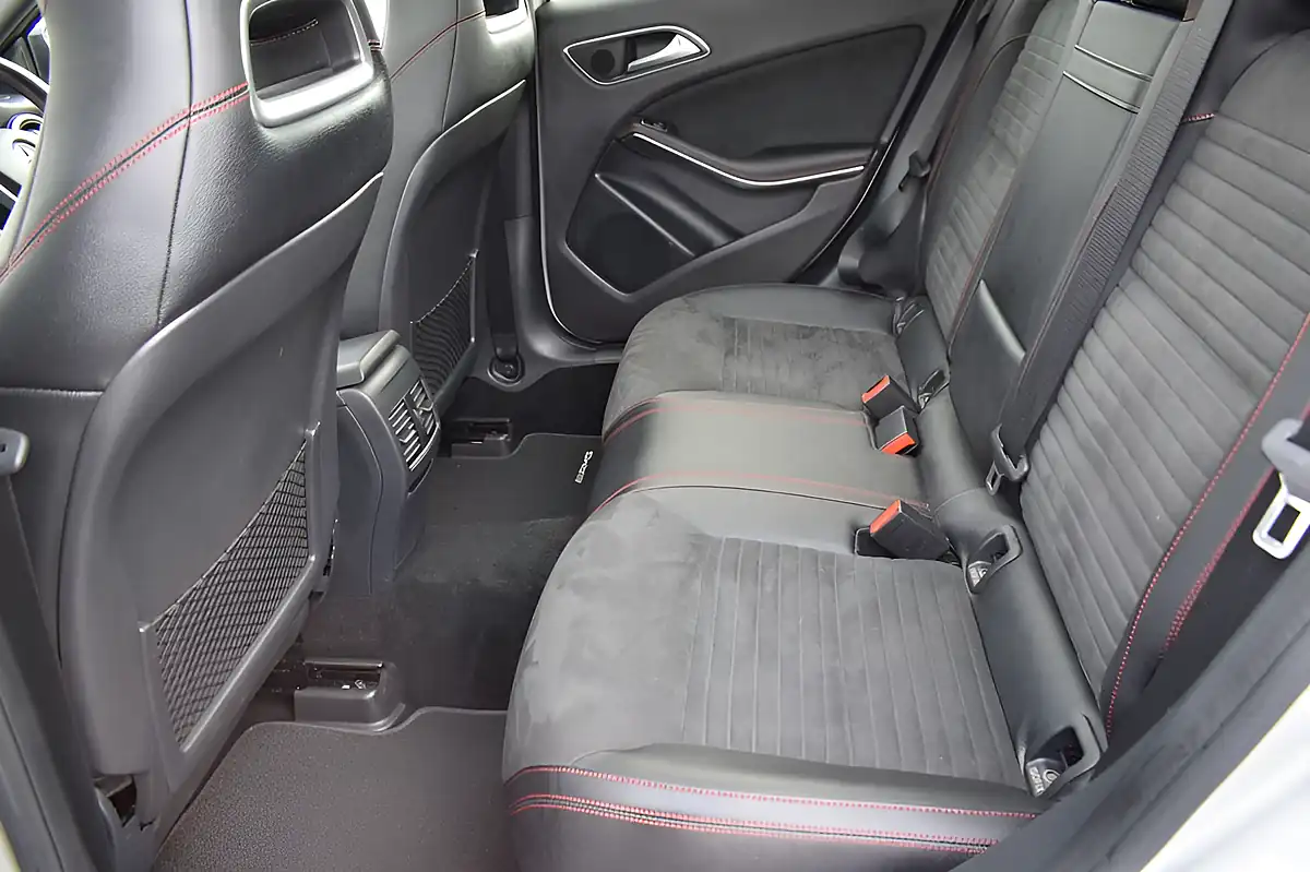Used 2015 Mercedes-Benz Gla AMG Line Premium Plus Silver - Interior and Exterior details 13