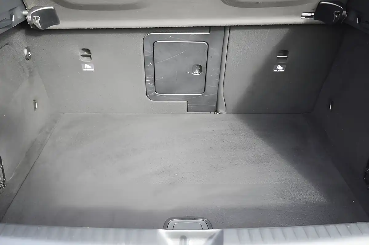 Used 2015 Mercedes-Benz Gla AMG Line Premium Plus Silver - Interior and Exterior details 14
