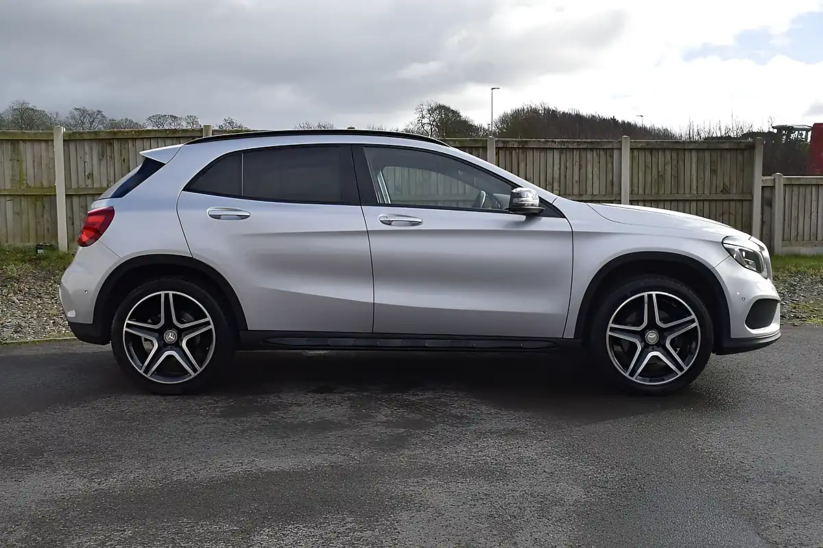 Used 2015 Mercedes-Benz Gla AMG Line Premium Plus Silver - Interior and Exterior details 5