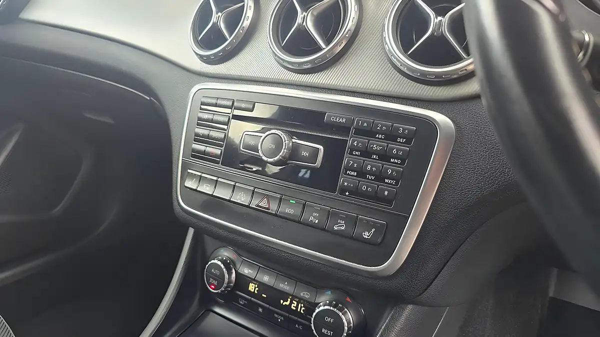 Used 2015 Mercedes-Benz Gla AMG Line Premium Silver - Interior and Exterior details 10