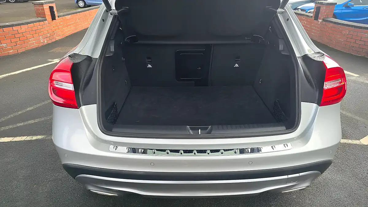 Used 2015 Mercedes-Benz Gla AMG Line Premium Silver - Interior and Exterior details 15