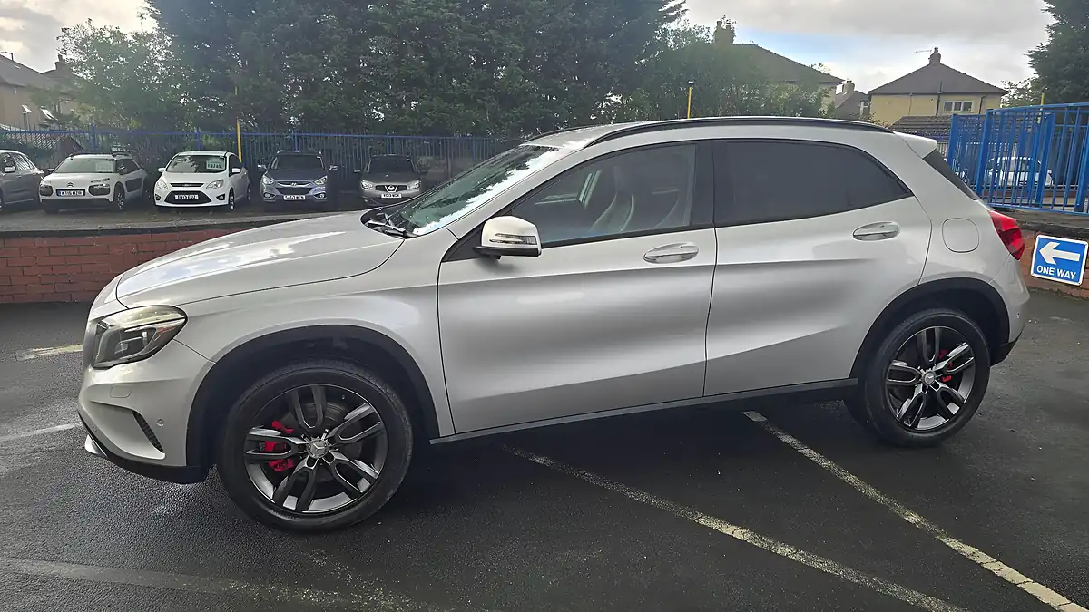 Used 2015 Mercedes-Benz Gla AMG Line Premium Silver - Interior and Exterior details 17