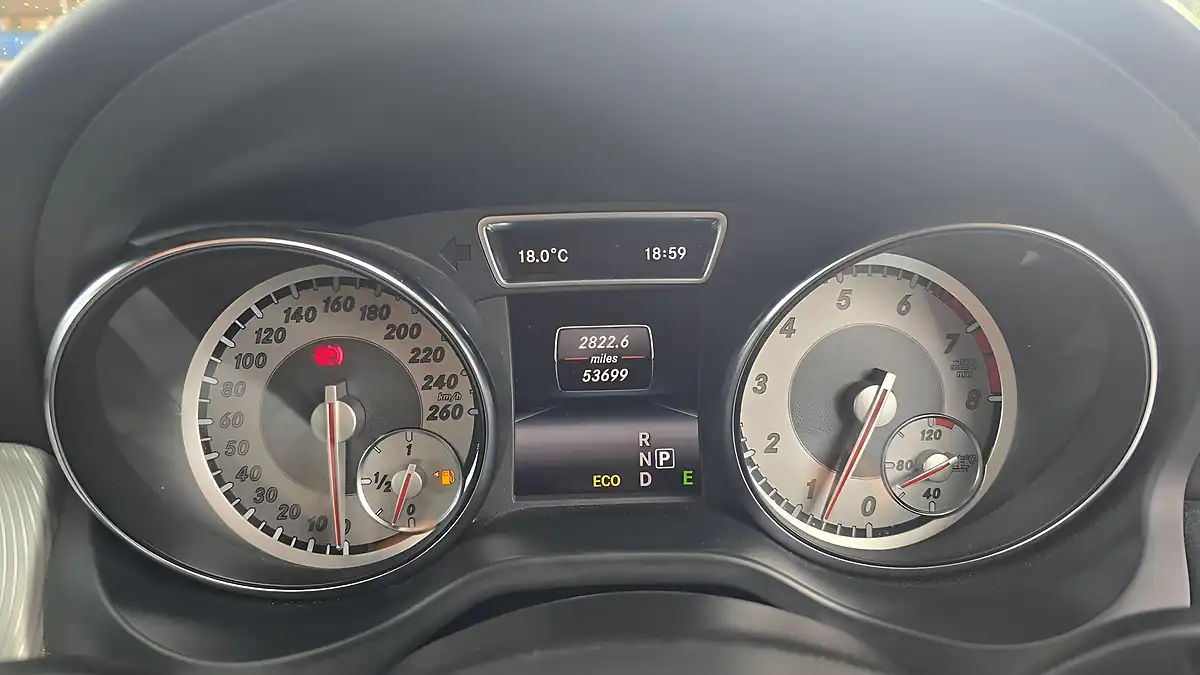 Used 2015 Mercedes-Benz Gla AMG Line Premium Silver - Interior and Exterior details 8