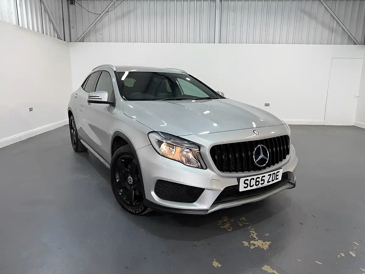 Used 2015 Mercedes-Benz Gla AMG Line Silver - Front View