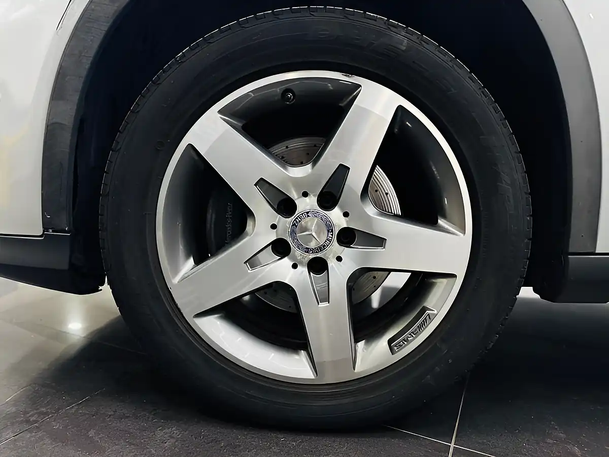 Used 2015 Mercedes-Benz Gla AMG Line Silver - Interior and Exterior details 14