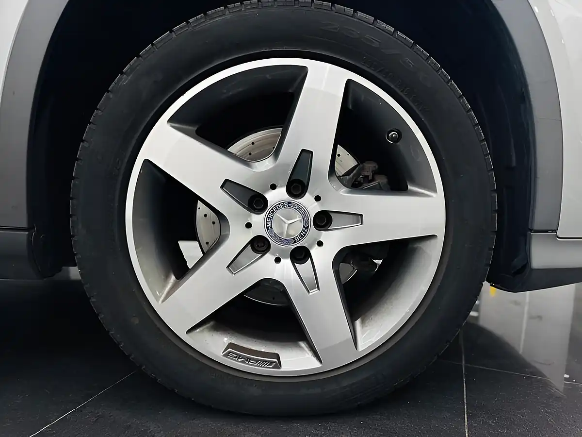 Used 2015 Mercedes-Benz Gla AMG Line Silver - Interior and Exterior details 15
