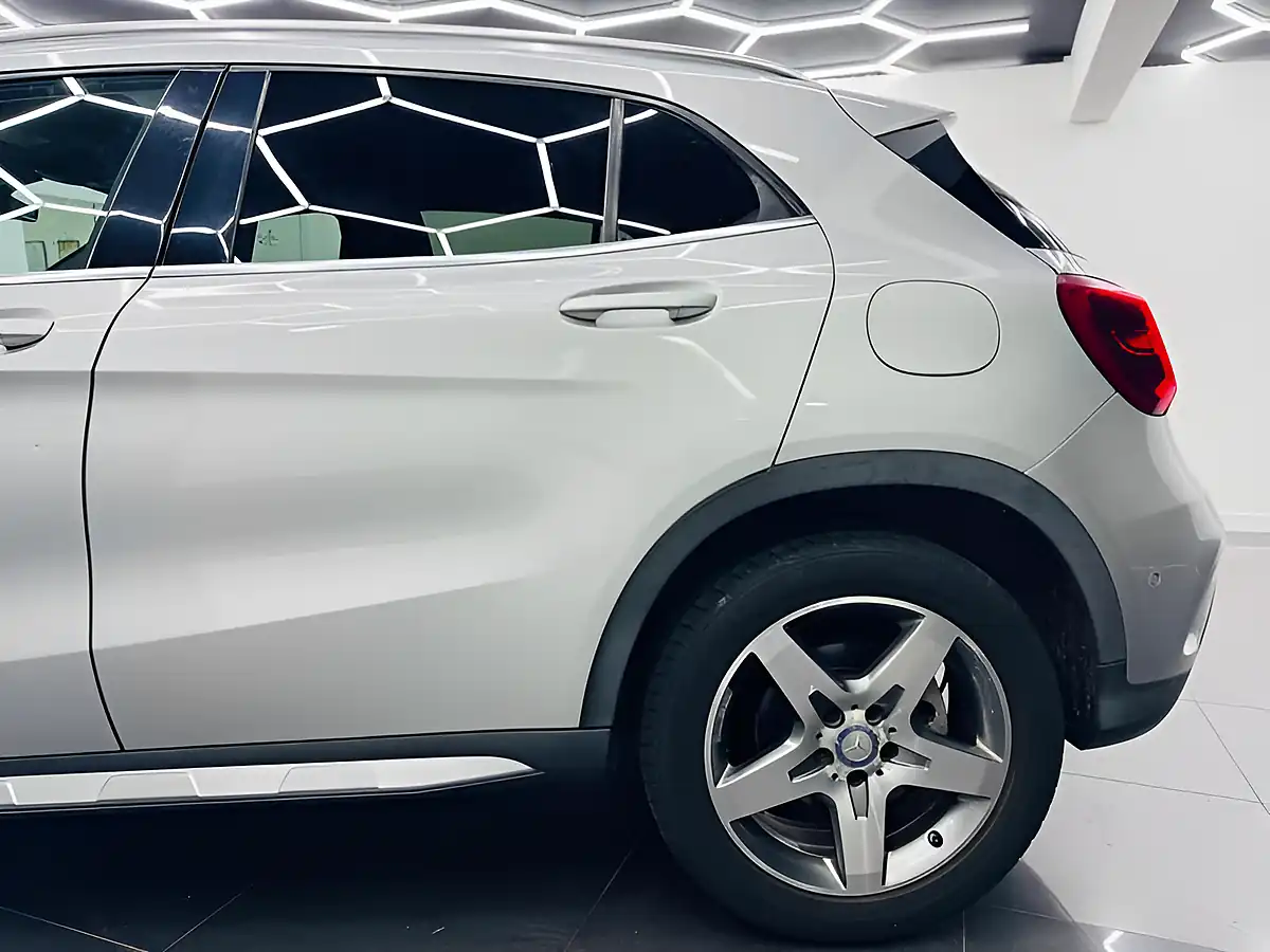 Used 2015 Mercedes-Benz Gla AMG Line Silver - Interior and Exterior details 20