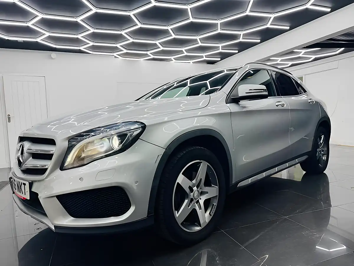 Used 2015 Mercedes-Benz Gla AMG Line Silver - Interior and Exterior details 3