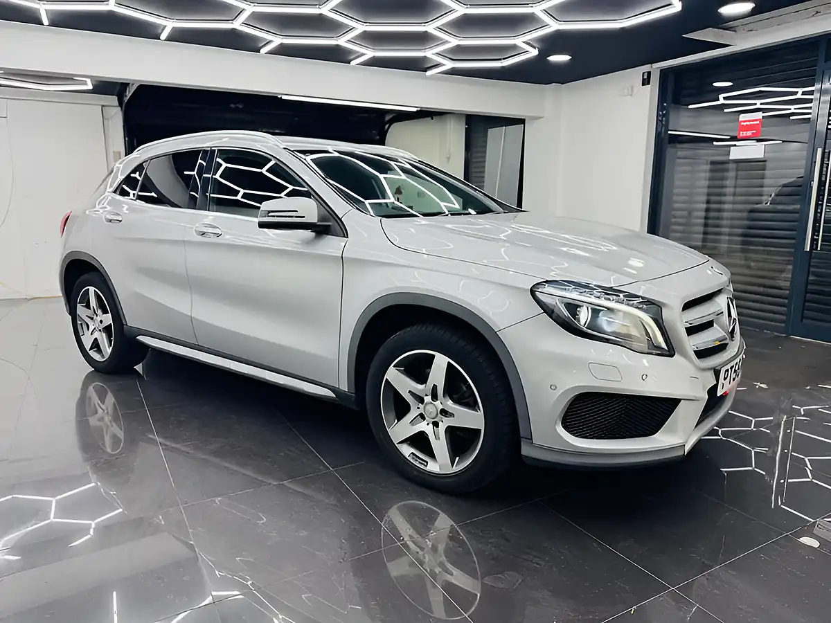 Used 2015 Mercedes-Benz Gla AMG Line Silver - Interior and Exterior details 8