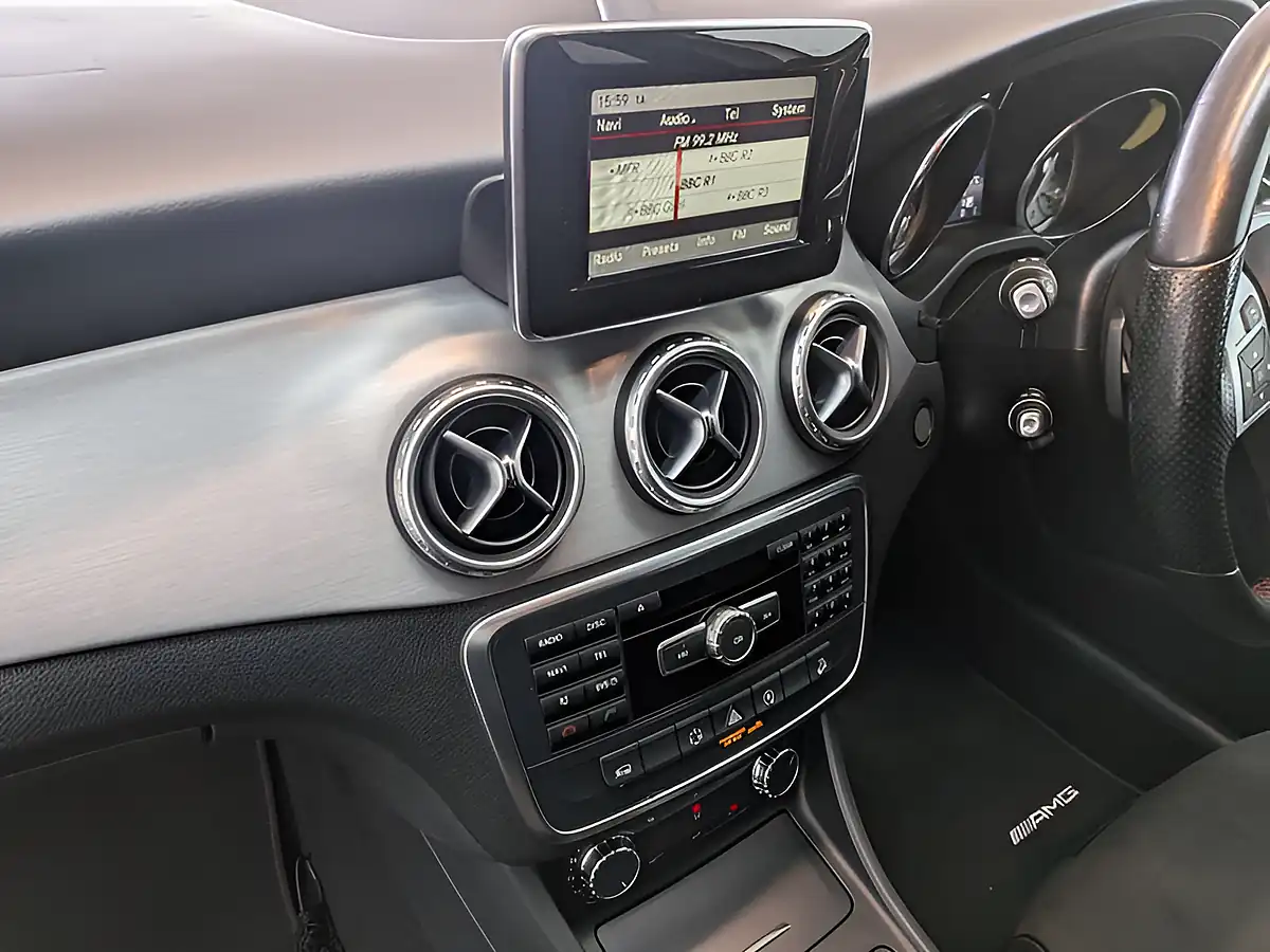 Used 2015 Mercedes-Benz Gla AMG Line White - Interior and Exterior details 16