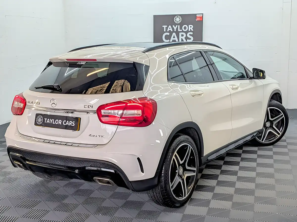 Used 2015 Mercedes-Benz Gla AMG Line White - Interior and Exterior details 5