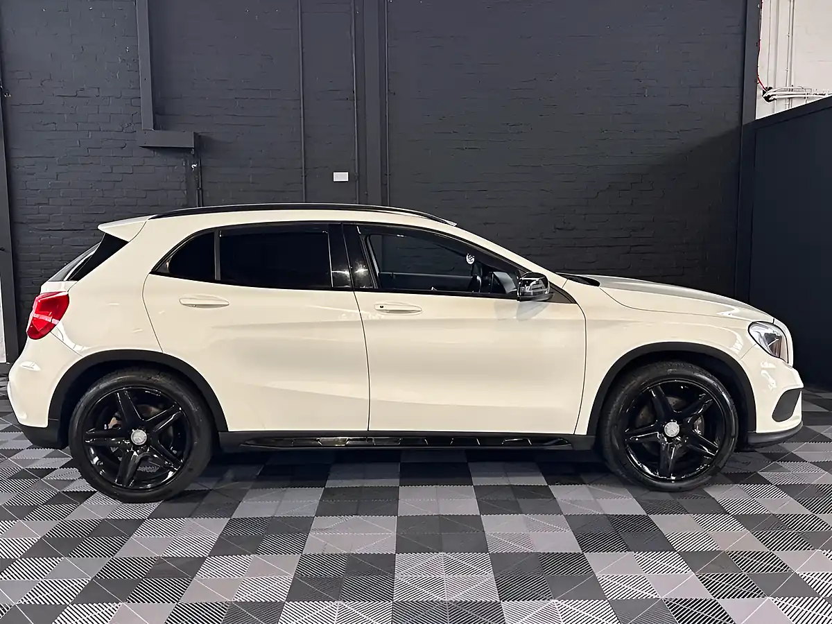 Used 2015 Mercedes-Benz Gla AMG Line White - Interior and Exterior details 9