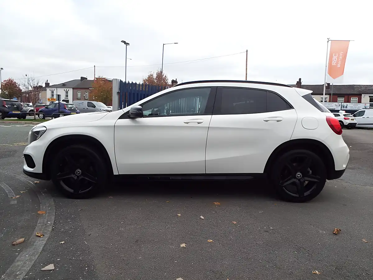 Used 2015 Mercedes-Benz Gla AMG Line White - Interior and Exterior details 4