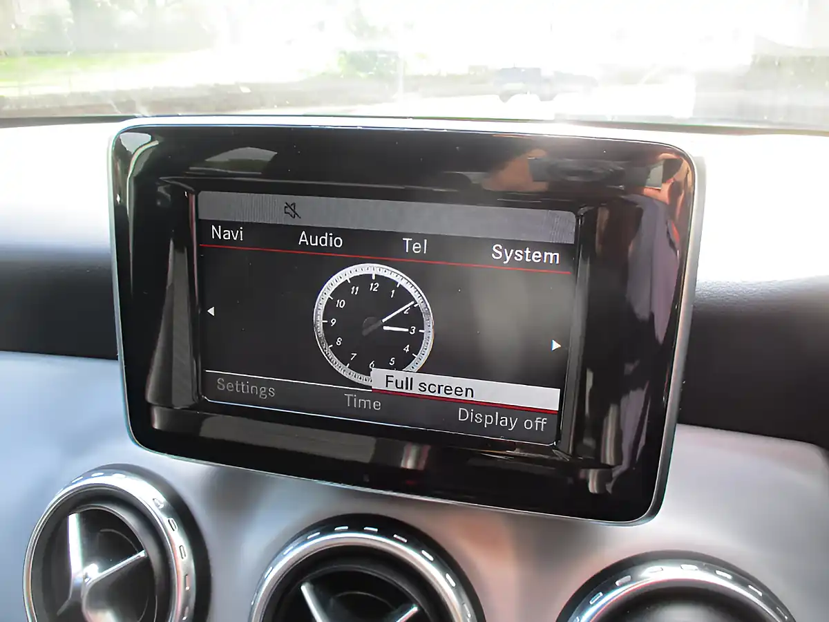 Used 2015 Mercedes-Benz Gla AMG Line White - Interior and Exterior details 13