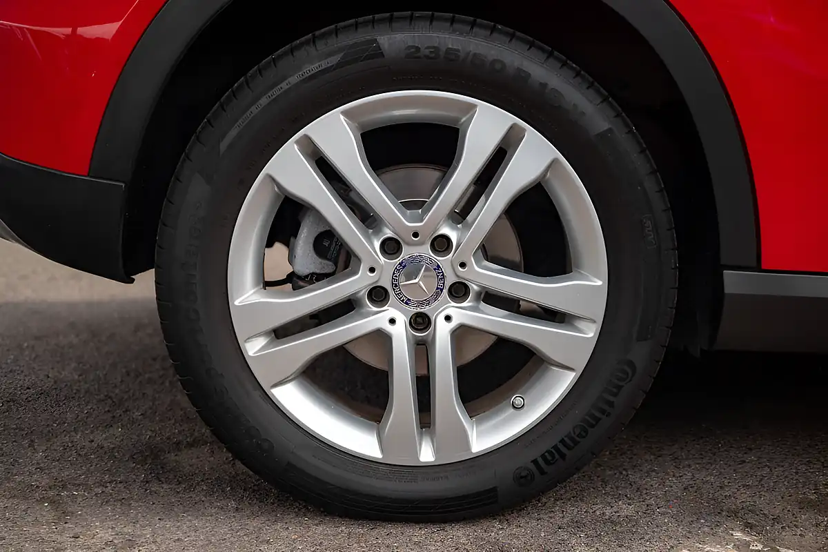 Used 2015 Mercedes-Benz Gla-Class Sport Jupiter Red - Interior and Exterior details 13