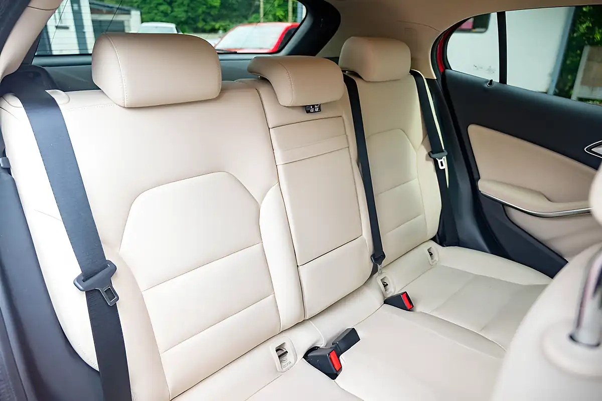 Used 2015 Mercedes-Benz Gla-Class Sport Jupiter Red - Interior and Exterior details 15