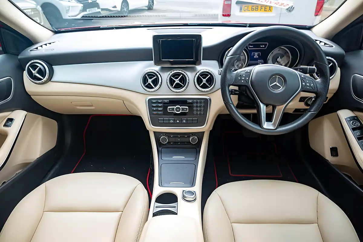 Used 2015 Mercedes-Benz Gla-Class Sport Jupiter Red - Interior and Exterior details 16
