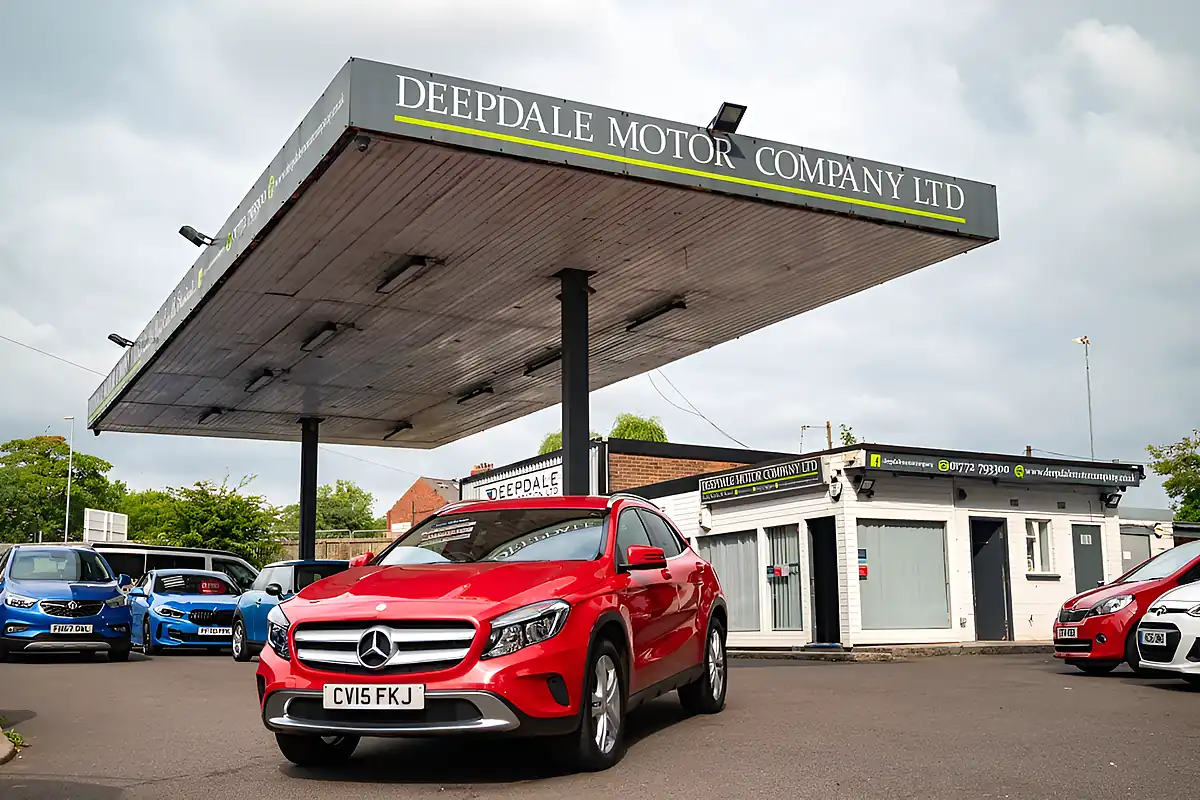 Used 2015 Mercedes-Benz Gla-Class Sport Jupiter Red - Interior and Exterior details 18