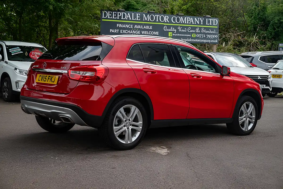 Used 2015 Mercedes-Benz Gla-Class Sport Jupiter Red - Interior and Exterior details 8