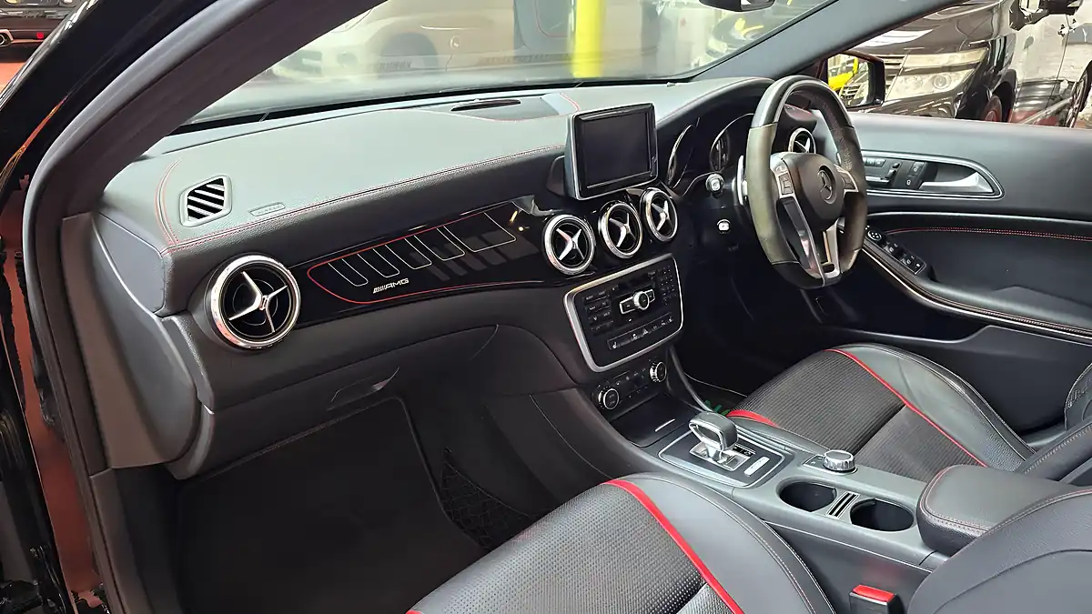 Used 2015 Mercedes-Benz Gla Edition 1 Black - Interior and Exterior details 9