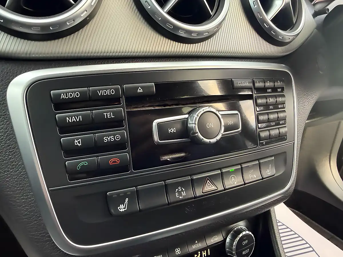 Used 2015 Mercedes-Benz Gla Sport (executive) Black - Interior and Exterior details 15
