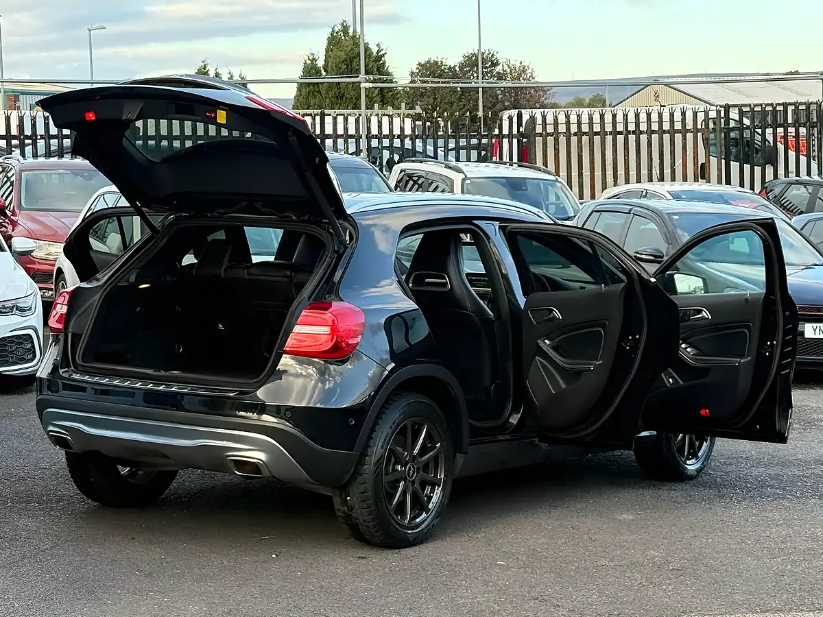 Used 2015 Mercedes-Benz Gla Sport (executive) Black - Interior and Exterior details 2