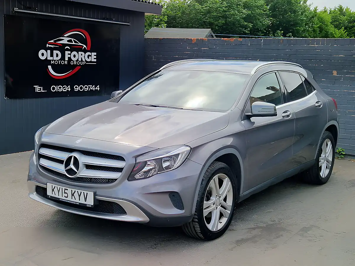Used 2015 Mercedes-Benz Gla Sport Grey - Front View