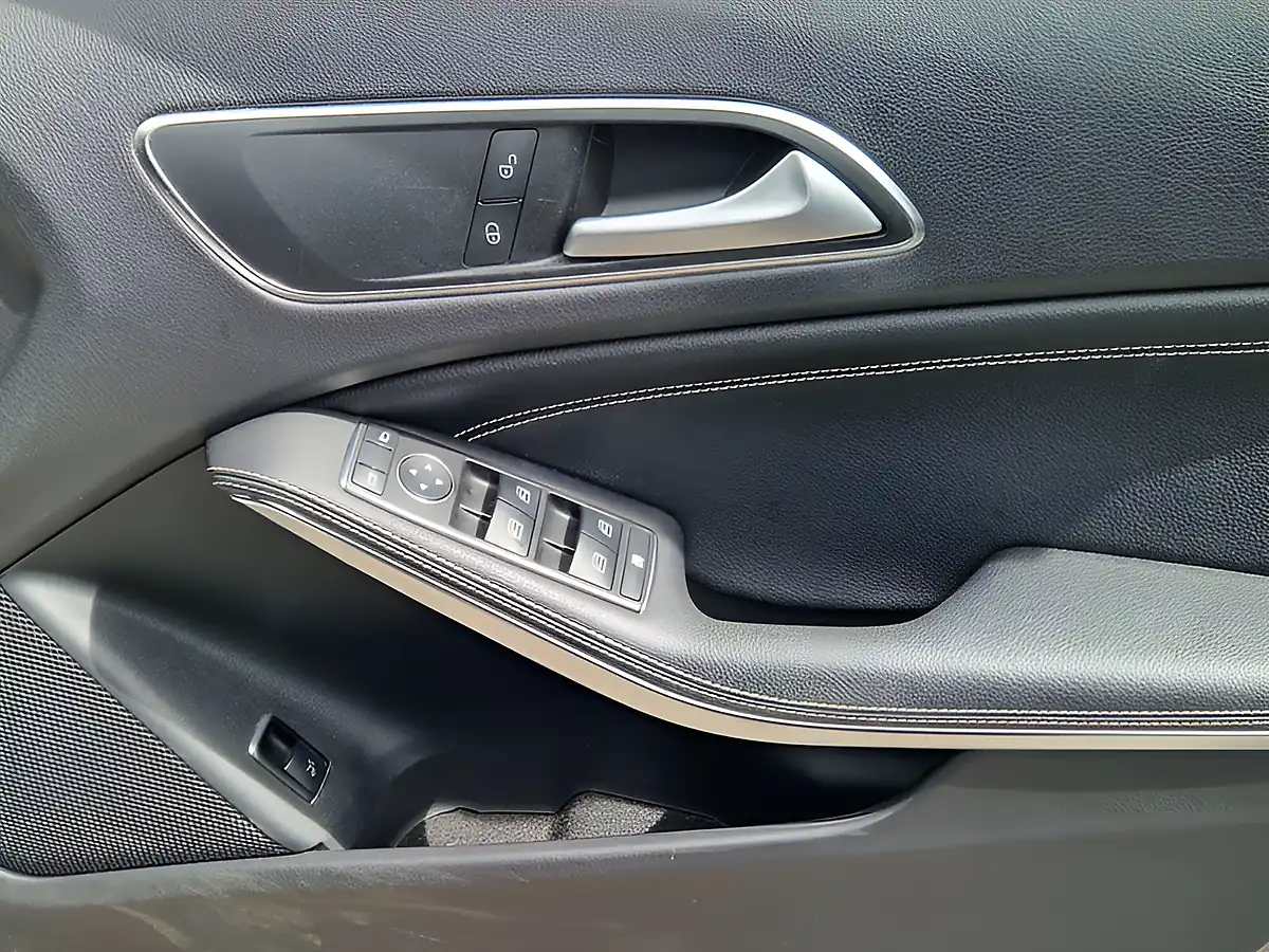 Used 2015 Mercedes-Benz Gla Sport Grey - Interior and Exterior details 14