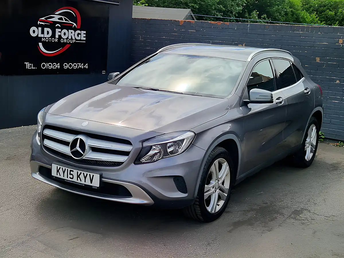 Used 2015 Mercedes-Benz Gla Sport Grey - Interior and Exterior details 5