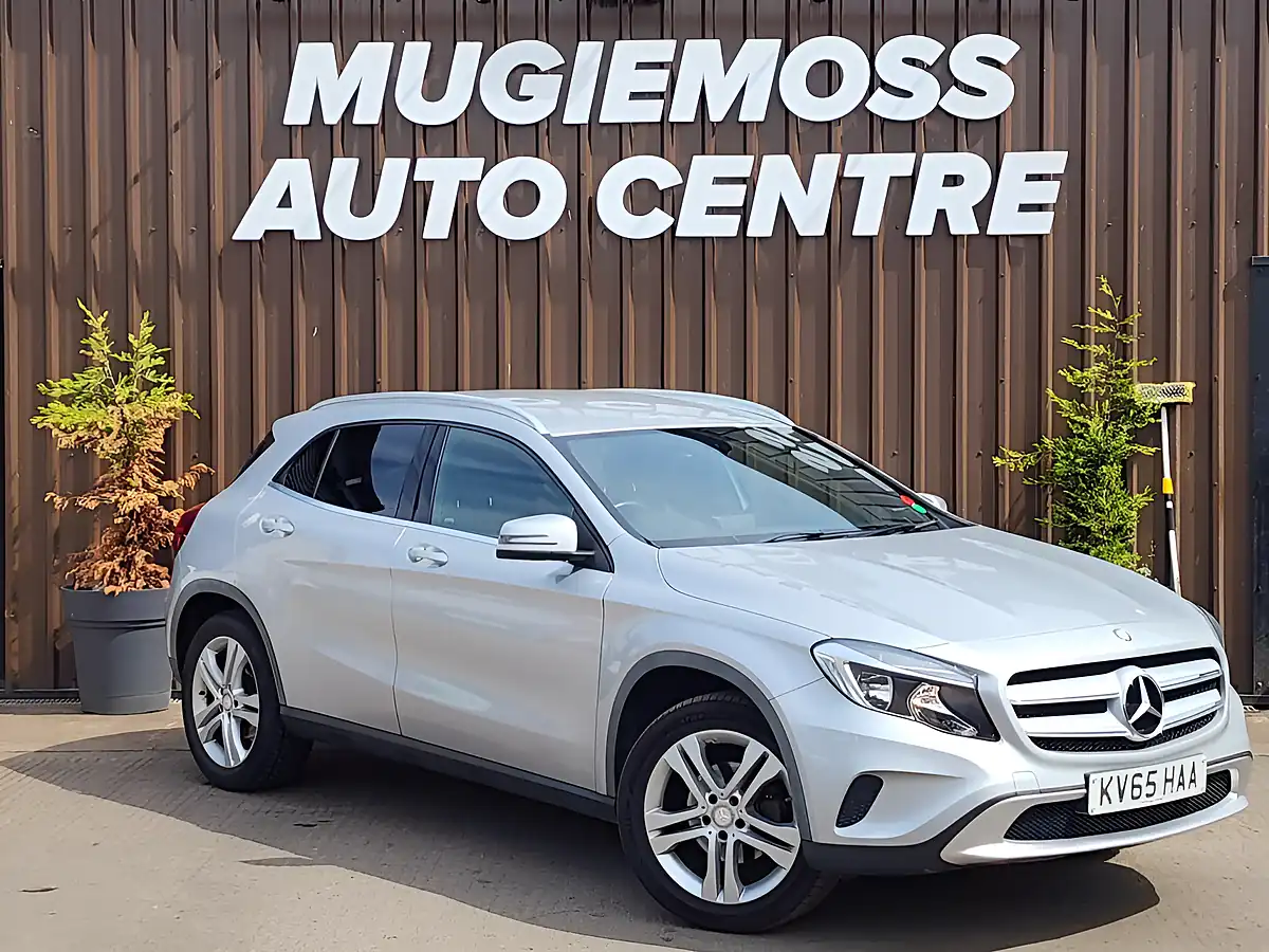 Used 2015 Mercedes-Benz Gla Sport Silver - Front View