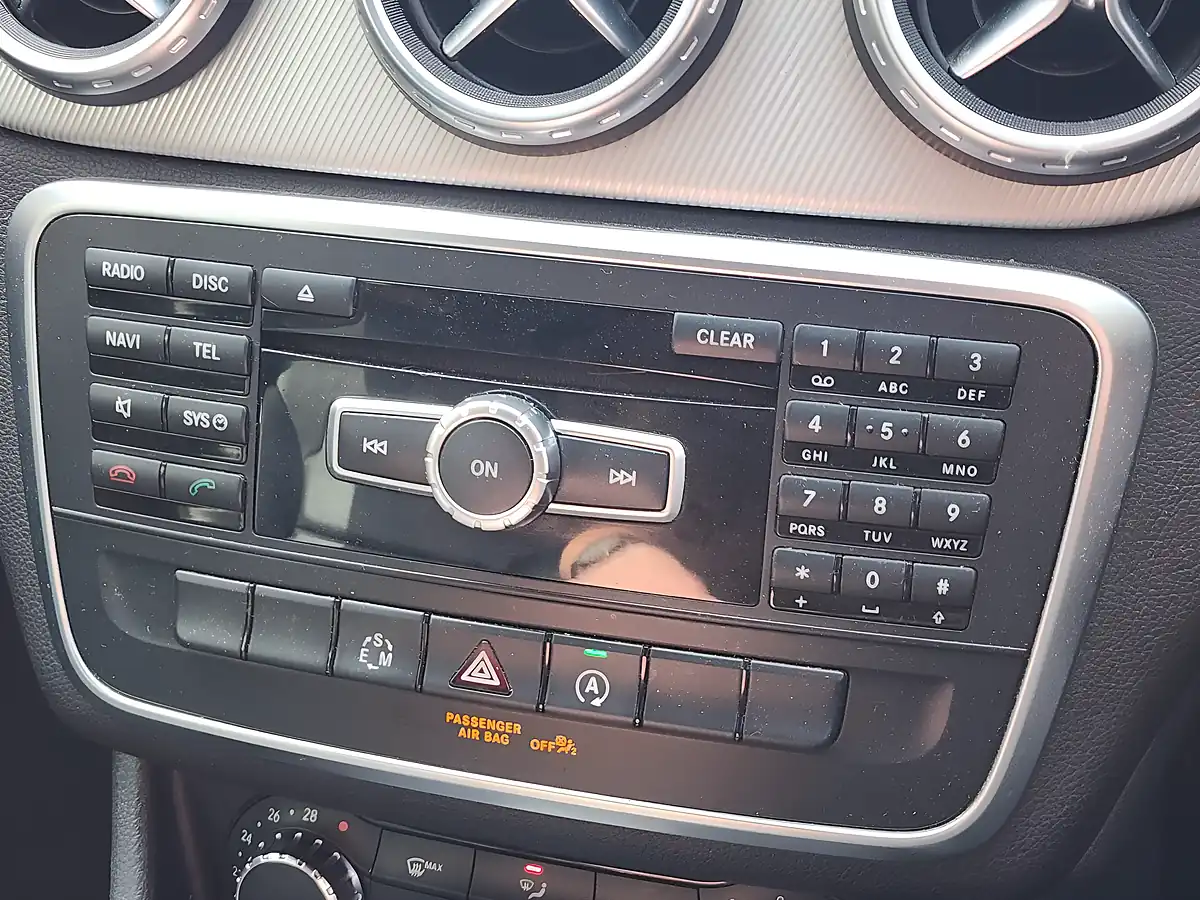 Used 2015 Mercedes-Benz Gla Sport Silver - Interior and Exterior details 13