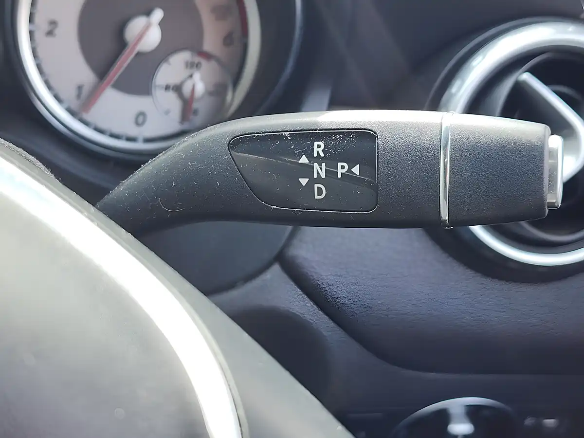 Used 2015 Mercedes-Benz Gla Sport Silver - Interior and Exterior details 16