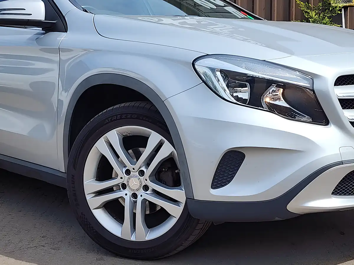 Used 2015 Mercedes-Benz Gla Sport Silver - Interior and Exterior details 2
