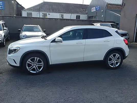2015 Mercedes-Benz GLA200d Sport
