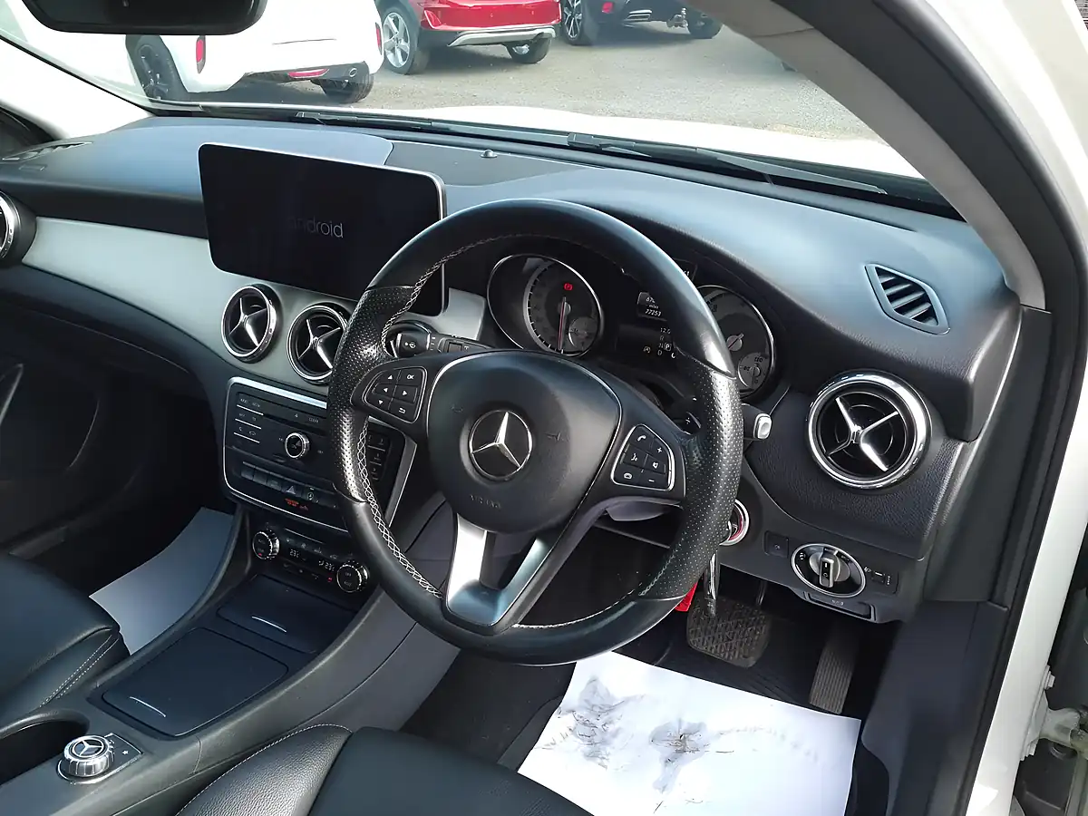 Used 2015 Mercedes-Benz Gla Sport White - Interior and Exterior details 10