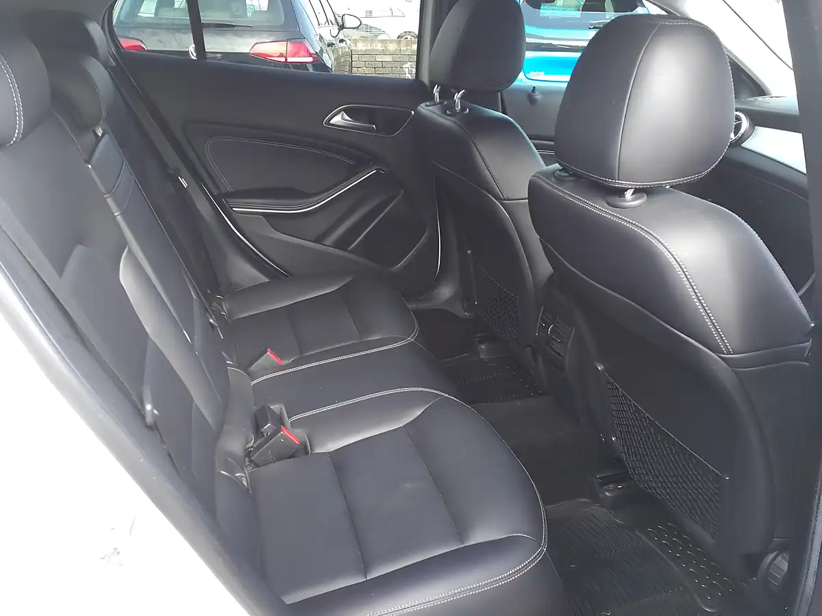 Used 2015 Mercedes-Benz Gla Sport White - Interior and Exterior details 13