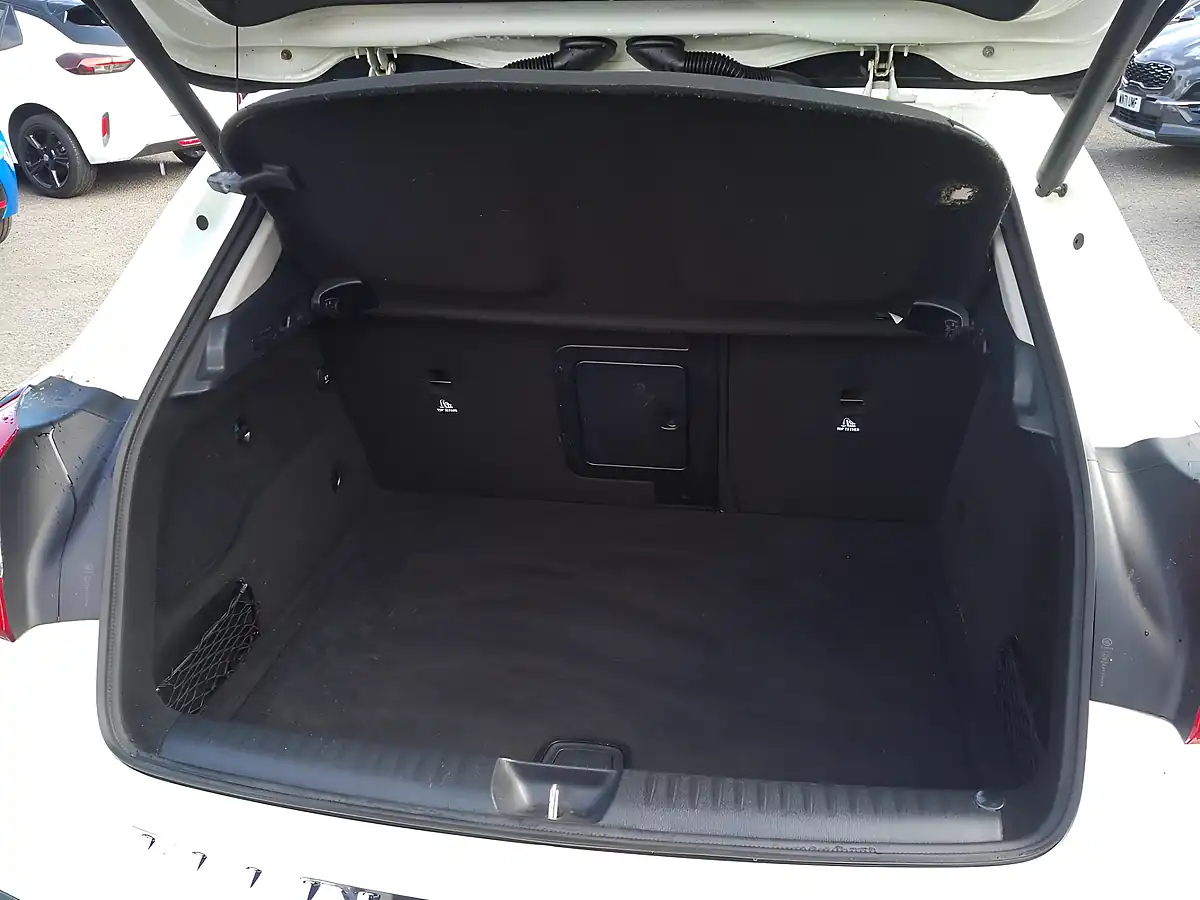 Used 2015 Mercedes-Benz Gla Sport White - Interior and Exterior details 14