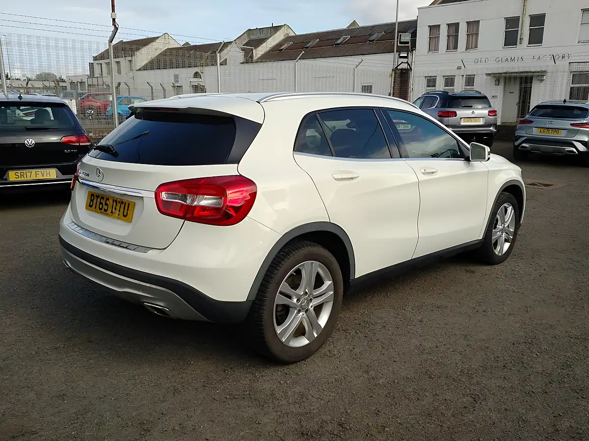 Used 2015 Mercedes-Benz Gla Sport White - Interior and Exterior details 4