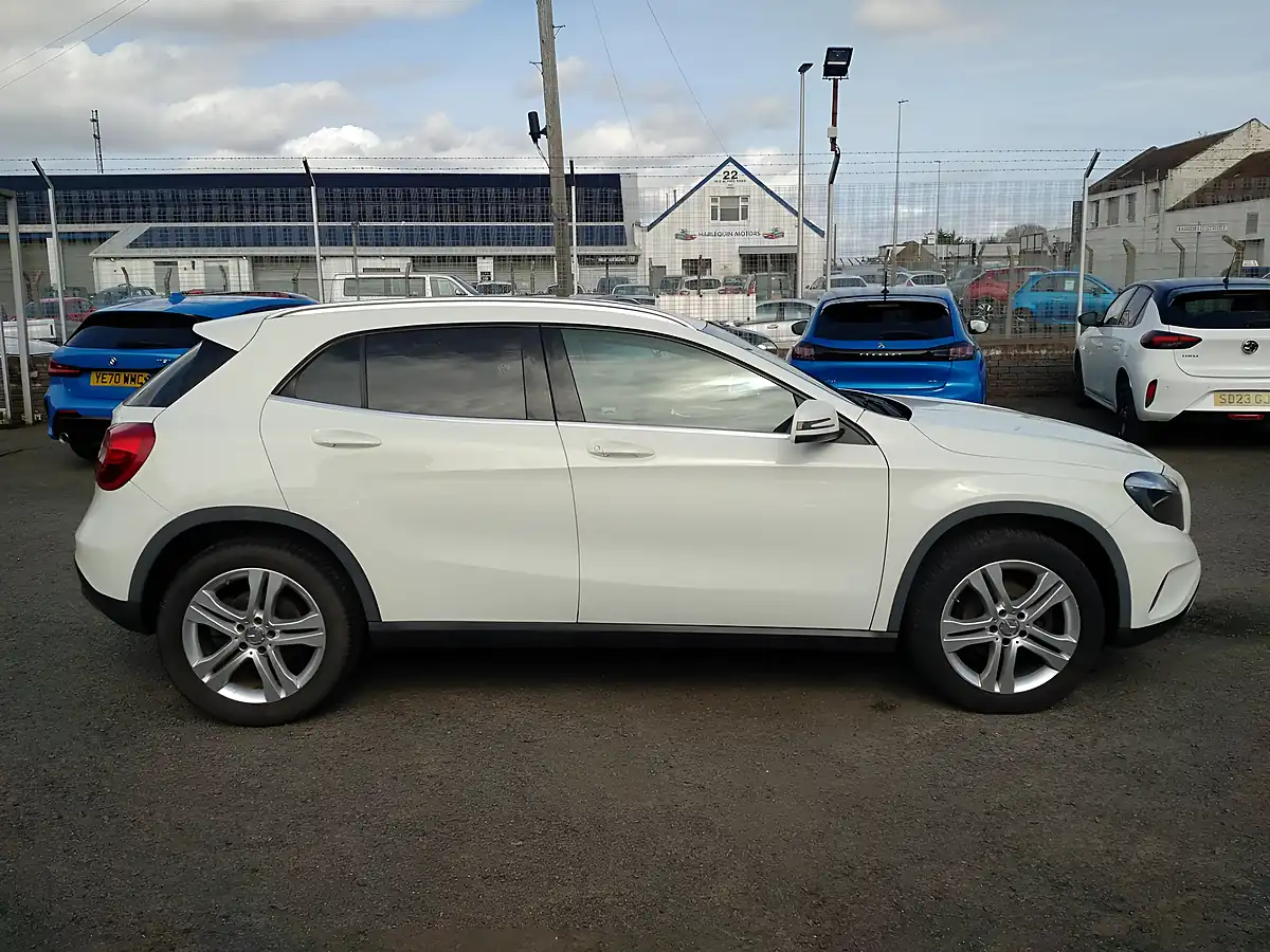 Used 2015 Mercedes-Benz Gla Sport White - Interior and Exterior details 5