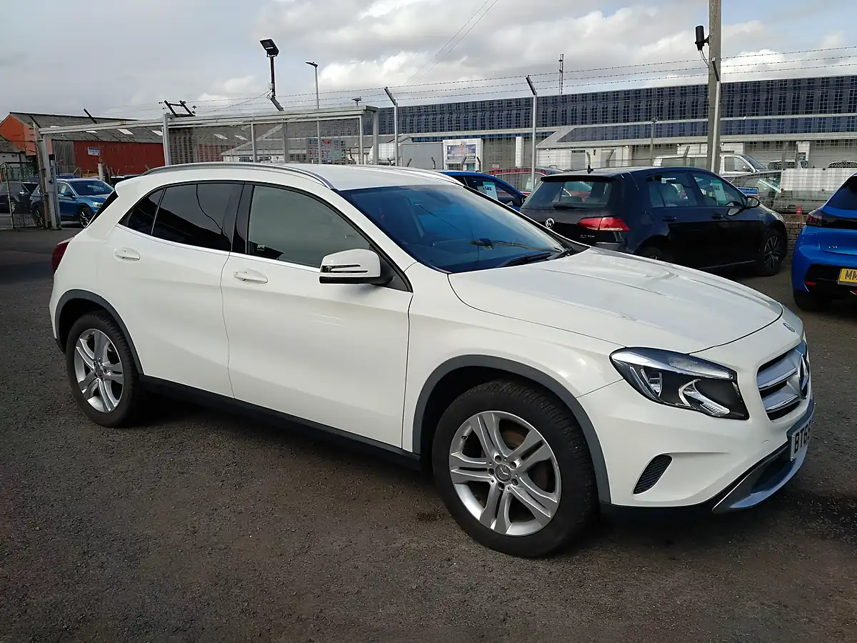 Used 2015 Mercedes-Benz Gla Sport White - Interior and Exterior details 6