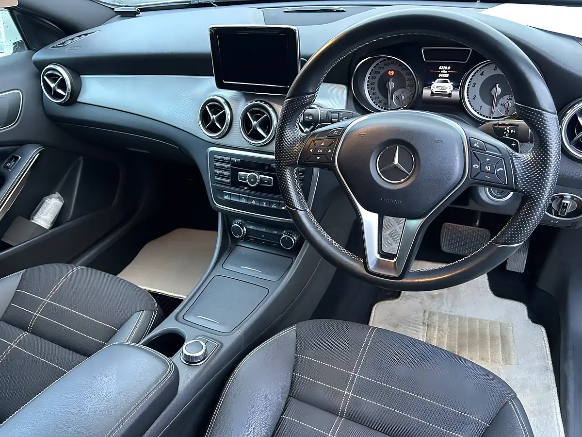 Used 2015 Mercedes-Benz Gla White - Interior and Exterior details 3