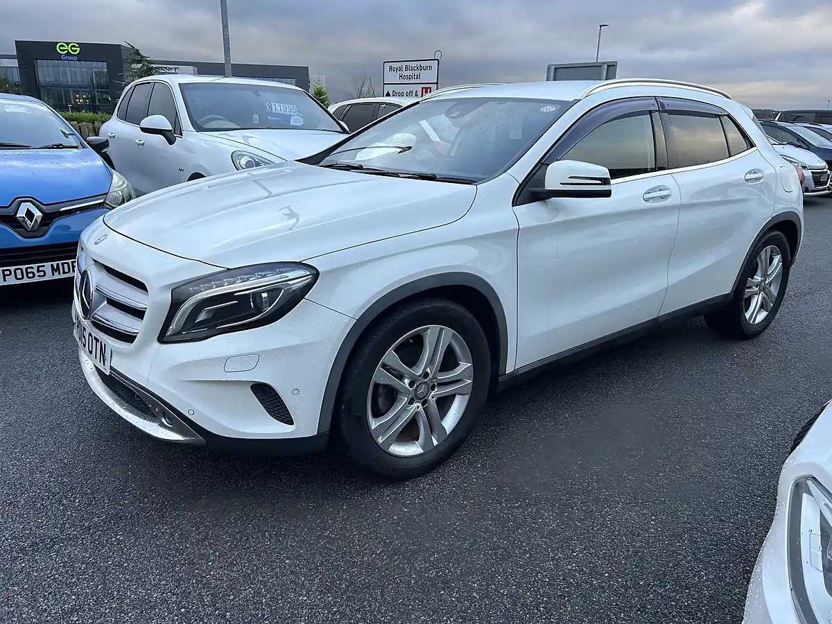 Used 2015 Mercedes-Benz Gla White - Interior and Exterior details 9
