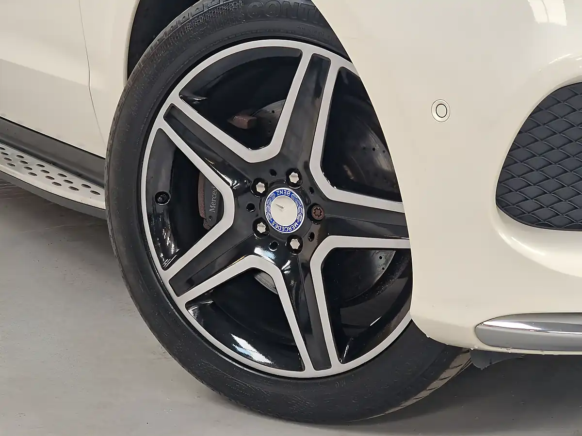 Used 2015 Mercedes-Benz Gle AMG Line Premium Designo Diamond White - Interior and Exterior details 14